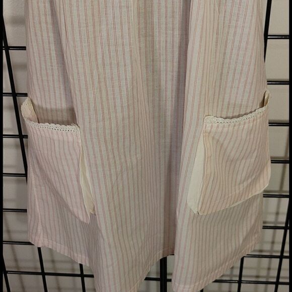 LADIES SLEEVELESS VERTICAL STRIPE FASHION TOP - Picture 3 of 7